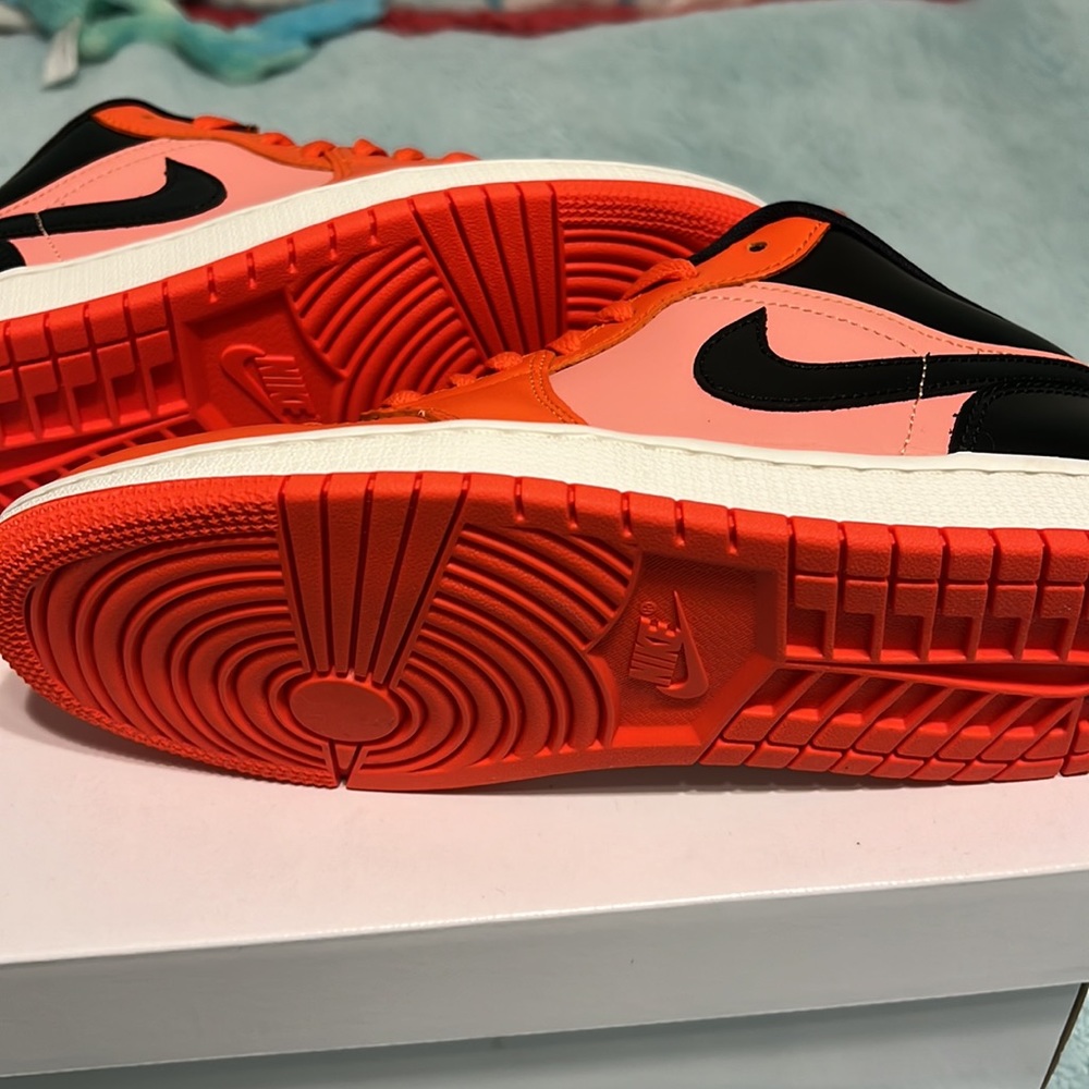 NWT/NIB Air Jordan 1 Low - Crimson Bliss - Picture 3 of 5